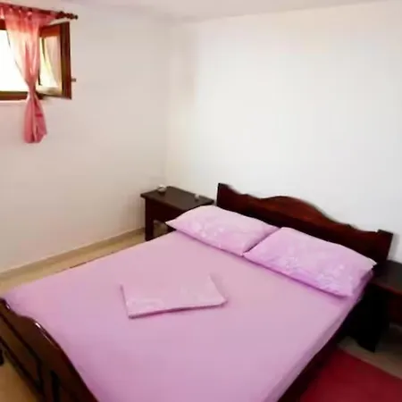 Robinson House Roko Dom wakacyjny