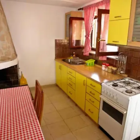 Dom wakacyjny Robinson House Roko
